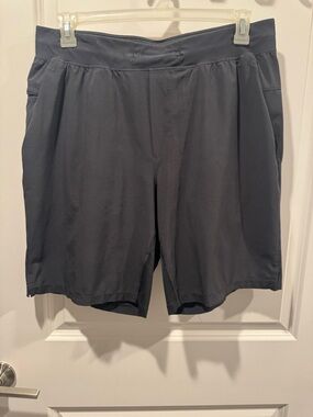 lululemon athletica Men's Athletic Shorts - Charcoal Black